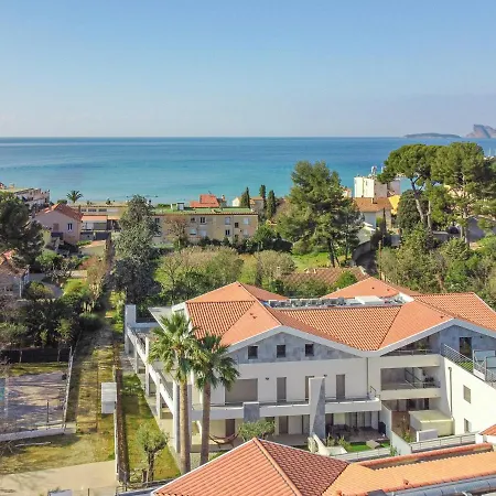 Apartment T3 Neuf – C13 - Jardin-terrasse Et Piscine – Accès Direct Plages Et Centre Village Saint-Cyr-sur-Mer