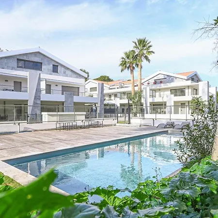 T3 Neuf – C13 - Jardin-terrasse Et Piscine – Accès Direct Plages Et Centre Village *