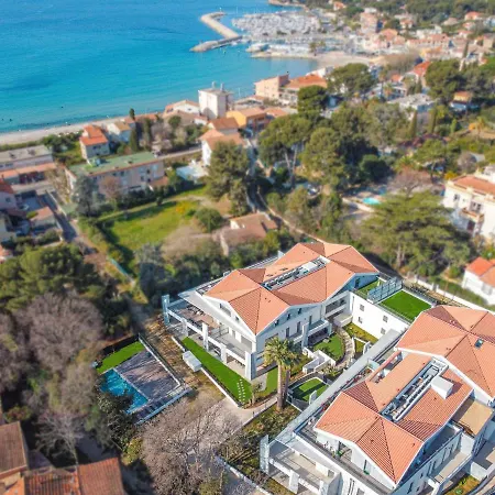 T3 Neuf – C13 - Jardin-terrasse Et Piscine – Accès Direct Plages Et Centre Village * Saint-Cyr-sur-Mer