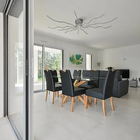 Apartment T3 Neuf – C13 - Jardin-terrasse Et Piscine – Accès Direct Plages Et Centre Village Saint-Cyr-sur-Mer