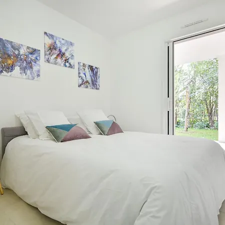 T3 Neuf – C13 - Jardin-terrasse Et Piscine – Accès Direct Plages Et Centre Village